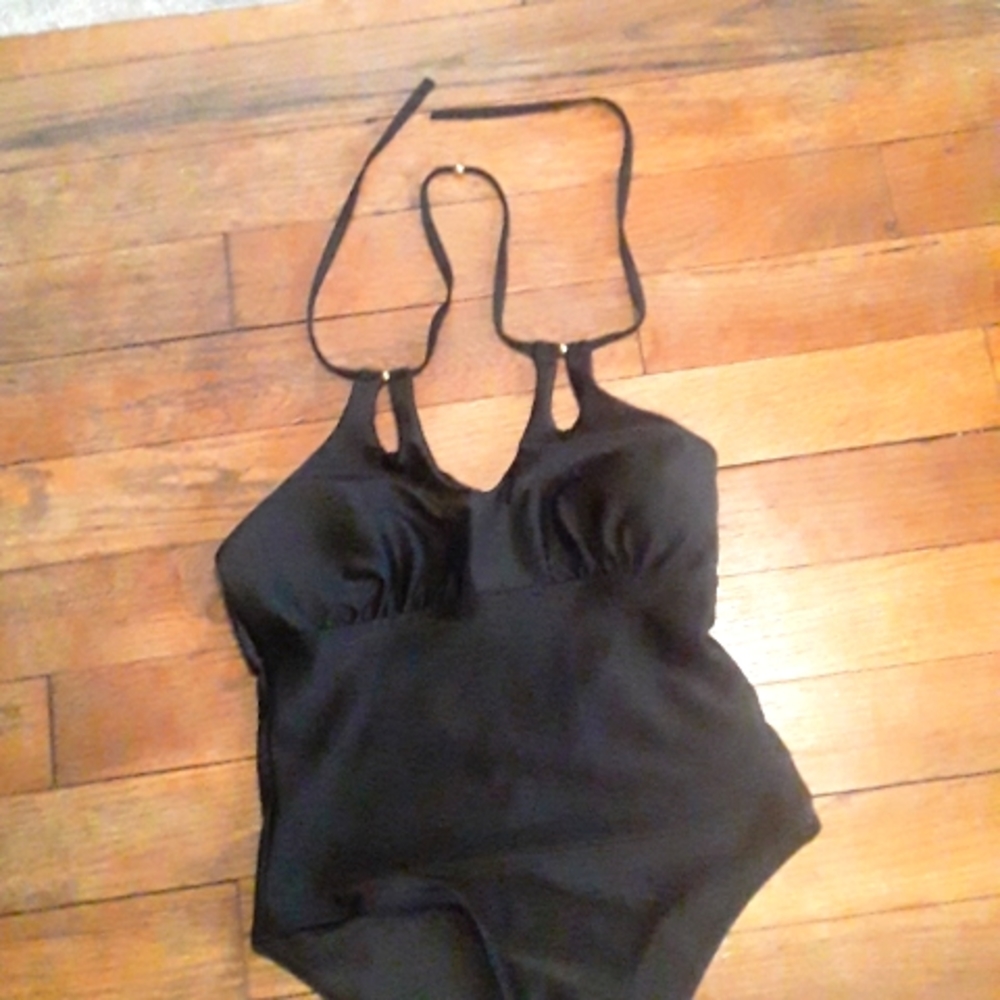 NWOT Ladies Swimsuit